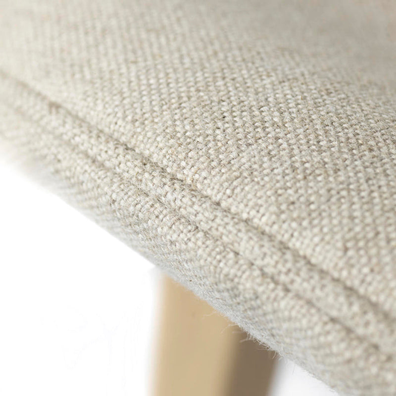 FDB Møbler L32 - Suru - Lounge Chair - Crib-5 Oak Nature Lacquered Main Line Flax Beige (Upminster) by Carina Maria Mølgaard Nielsen