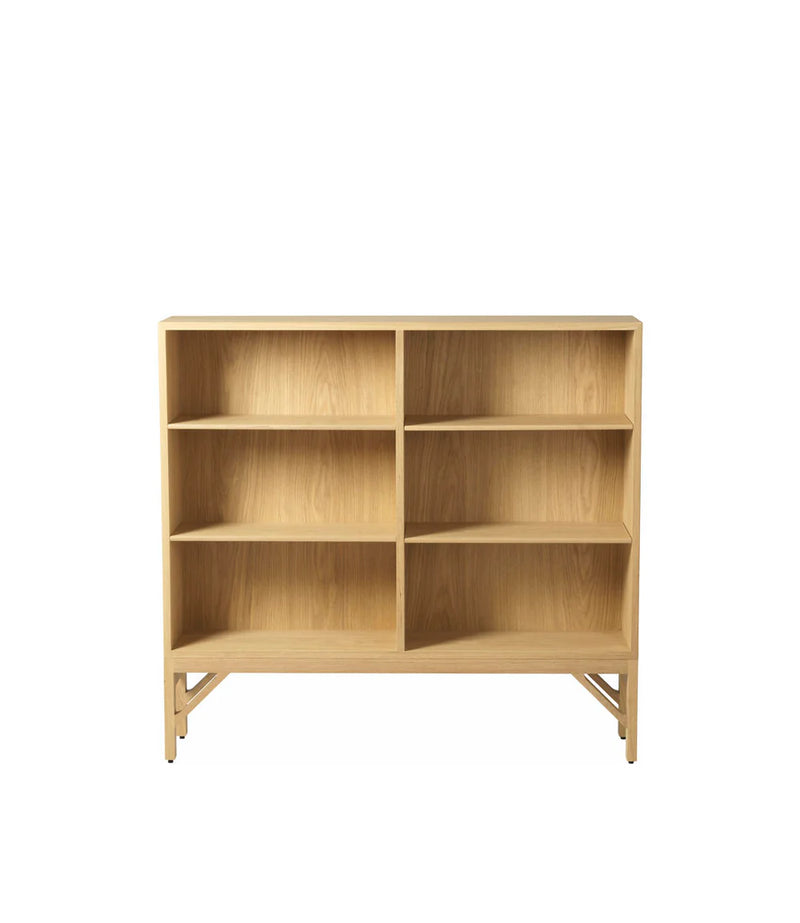 FDB Møbler A152 - Shelving unit Oak Nature Lacquered 44.7 x 48 x 10.2 in by Børge Mogensen