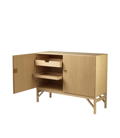 FDB Møbler A232 - Sideboard Oak Nature Lacquered 36.9 x 48 x 17.5 in by Børge Mogensen