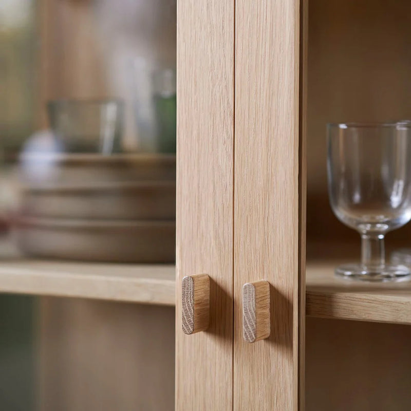 FDB Møbler A90 - Boderne Display Cabinet Oak Nature Lacquered 50 x 33.5 x 15.7 in by Rasmus Appel