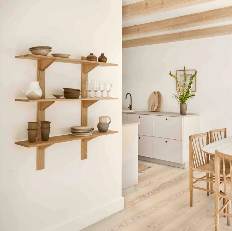 FDB Møbler B100 - Shelves Oak Solid Nature Oiled 39.4 x 39.4 in (wide) by Laura Bilde