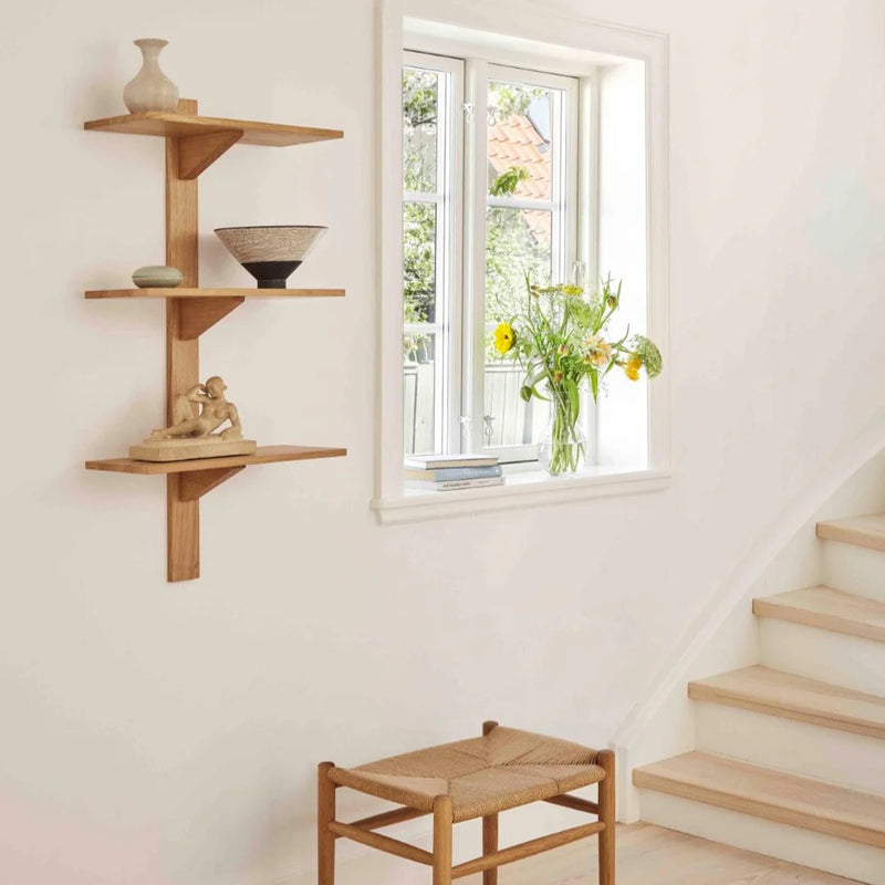 FDB Møbler B100 - Shelves Oak Solid Nature Oiled 39.4 x 19.7 in (narrow) by Laura Bilde