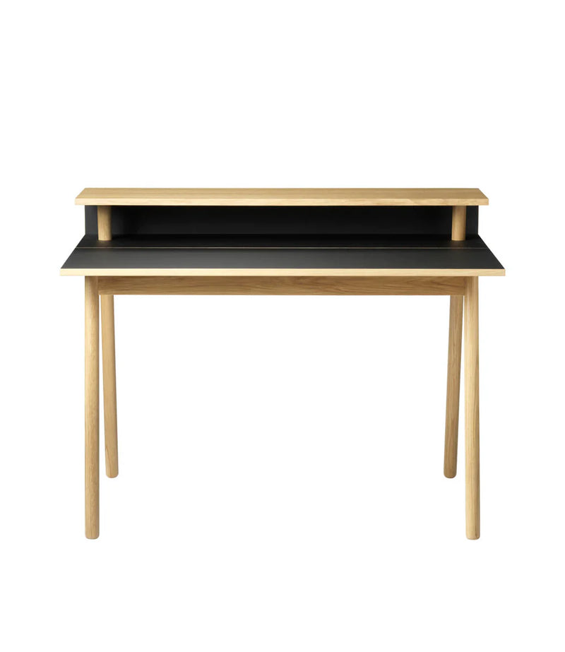 FDB Møbler C68 - Nørrebro Desk Oak Nature Lacquered 34.9 x 46.5 x 26.8 in Linoleum Nero by Isabel Ahm