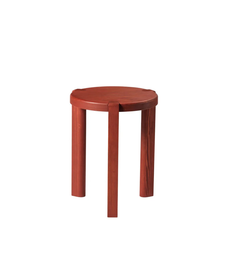 FDB Møbler D108 - Ragnesminde - Side Table Ø: 13.8 in Pine Solid Carmine Red (48/Bilbao) Oiled by Katrine Sander
