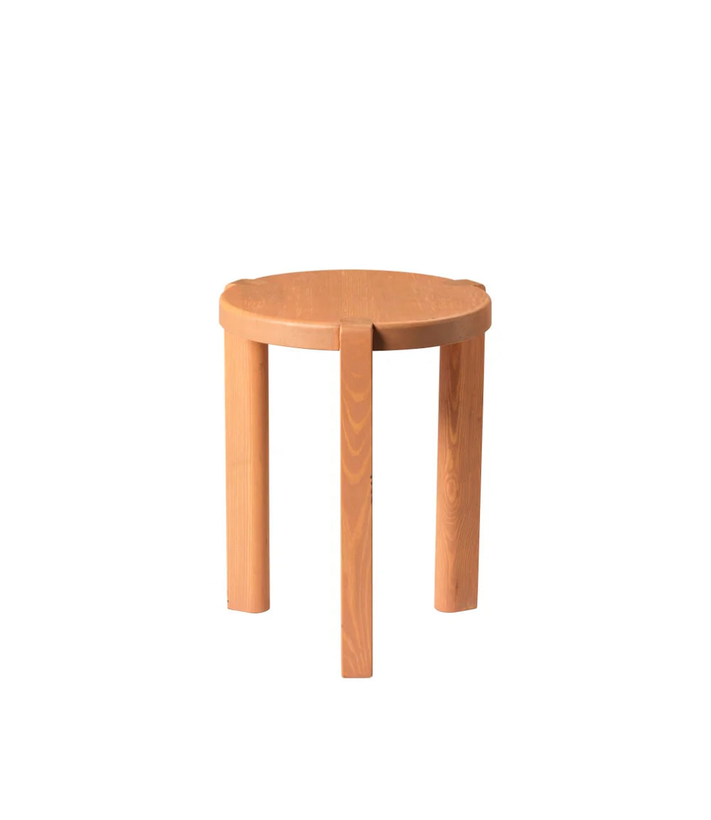 FDB Møbler D108 - Ragnesminde - Side Table Ø: 13.8 in Pine Solid Peach (59/New Delhi) Oiled by Katrine Sander