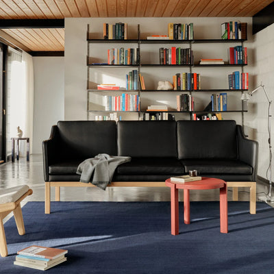 FDB Møbler D108 - Ragnesminde - Coffee Table Ø: 18.9 in Pine Solid Carmine Red (48/Bilbao) Oiled by Katrine Sander