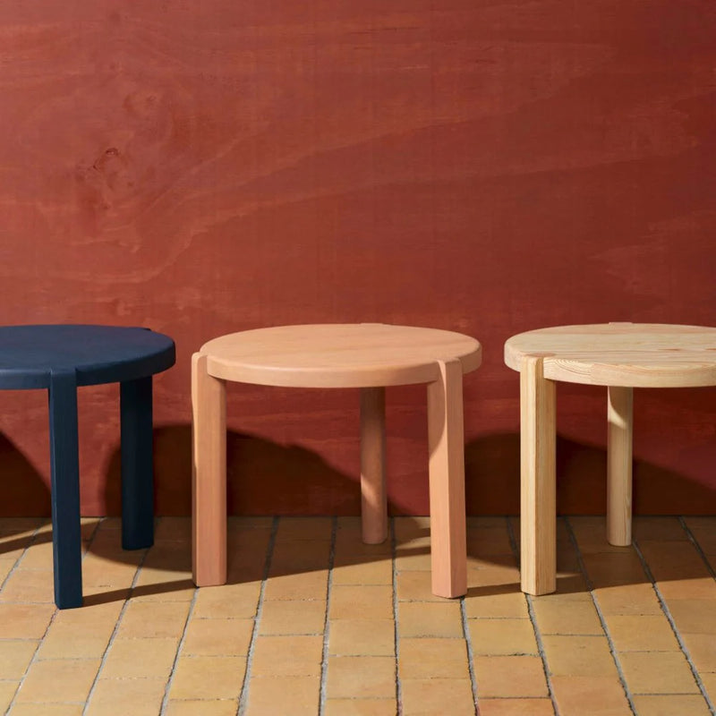 FDB Møbler D108 - Ragnesminde - Coffee Table Ø: 18.9 in Pine Solid Peach (59/New Delhi) Oiled by Katrine Sander