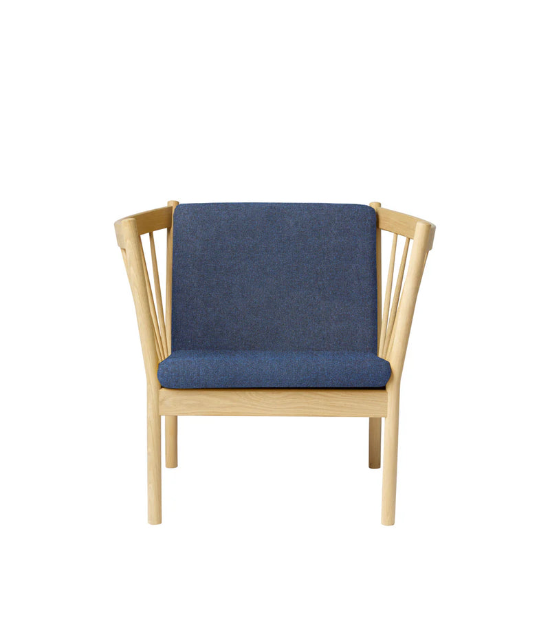 FDB Møbler J146 - Armchair Oak Nature Lacquered MLF Dark Blue (36) by Erik Ole Jørgensen