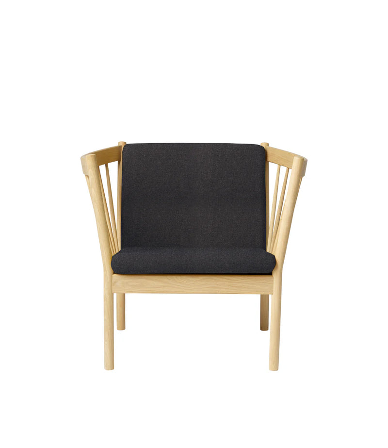 FDB Møbler J146 - Armchair Oak Nature Lacquered MLF Dark Grey (28) by Erik Ole Jørgensen