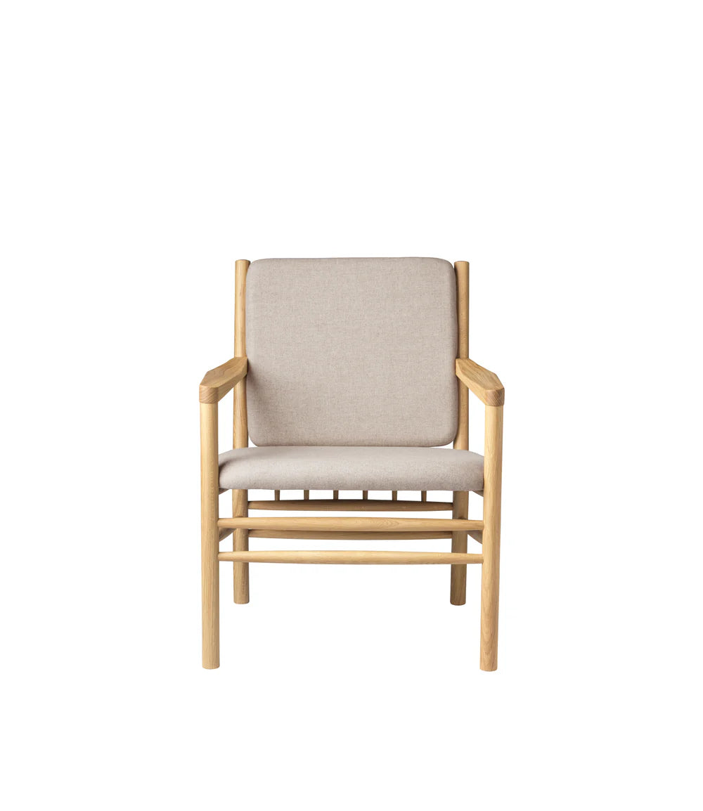 FDB Møbler J147 - Armchair Oak Nature Lacquered MLF Beige (61) by Erik Ole Jørgensen