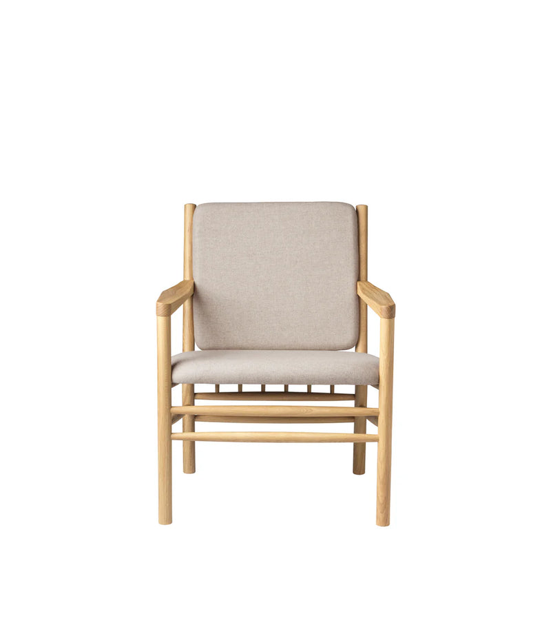 FDB Møbler J147 - Armchair Oak Nature Lacquered MLF Beige (61) by Erik Ole Jørgensen