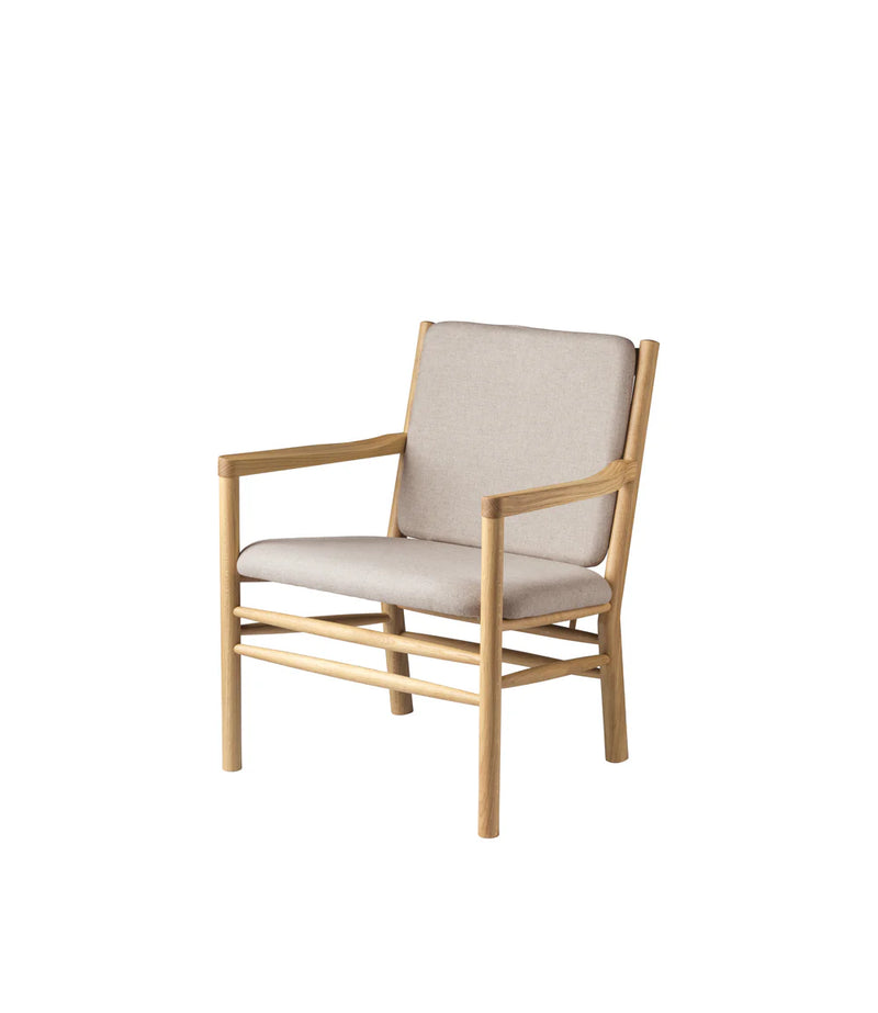 FDB Møbler J147 - Armchair Oak Nature Lacquered MLF Beige (61) by Erik Ole Jørgensen