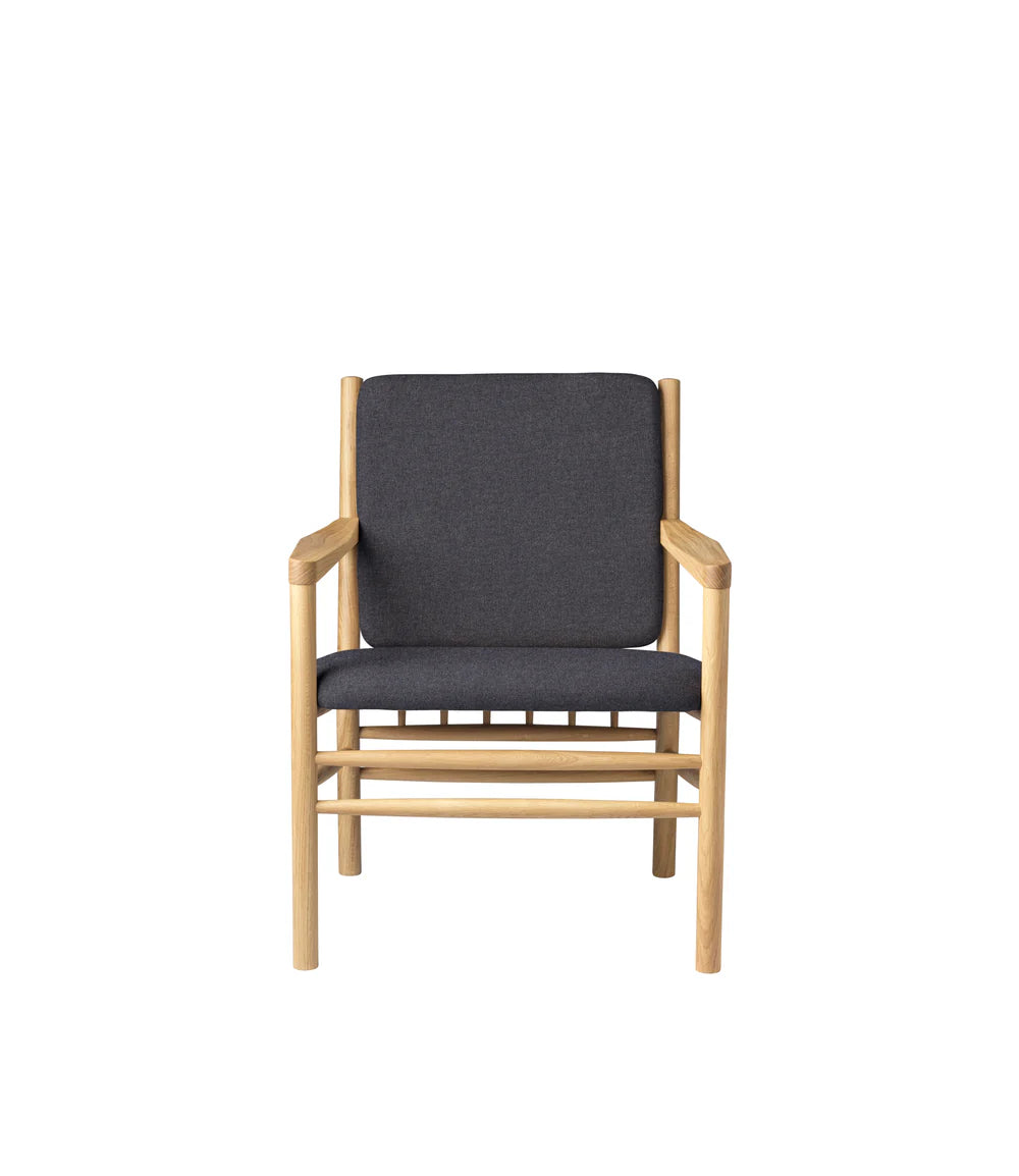 FDB Møbler J147 - Armchair Oak Nature Lacquered MLF Dark Grey (28) by Erik Ole Jørgensen