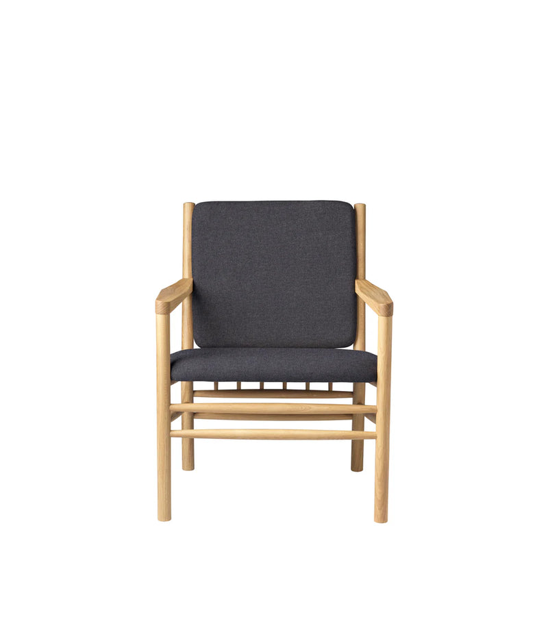 FDB Møbler J147 - Armchair Oak Nature Lacquered MLF Dark Grey (28) by Erik Ole Jørgensen