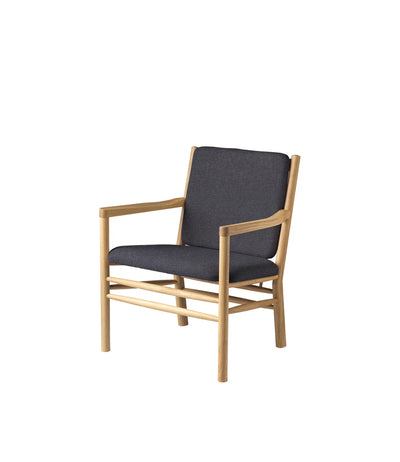 FDB Møbler J147 - Armchair Oak Nature Lacquered MLF Dark Grey (28) by Erik Ole Jørgensen