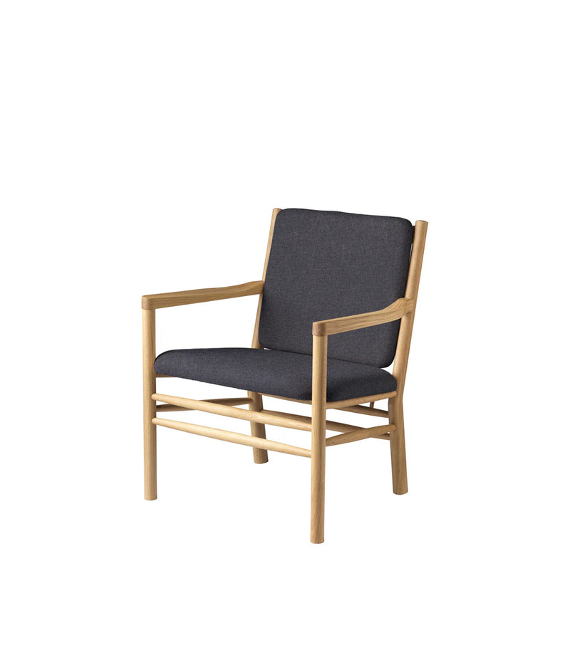 FDB Møbler J147 - Armchair Oak Nature Lacquered MLF Dark Grey (28) by Erik Ole Jørgensen