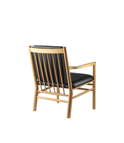 FDB Møbler J147 - Armchair Oak Nature Lacquered Leather Semi-Aniline Black by Erik Ole Jørgensen
