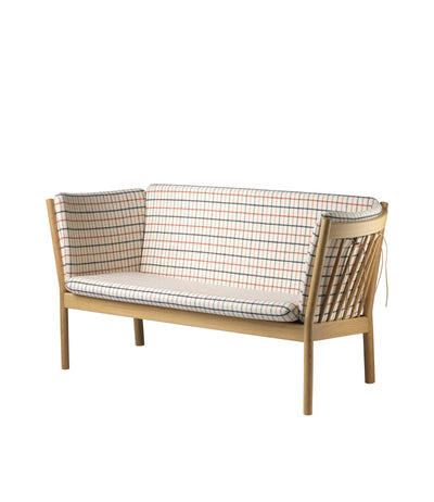 FDB Møbler J148 - 2-person couch Oak Nature Lacquered Wool Red Diced (14) by Erik Ole Jørgensen