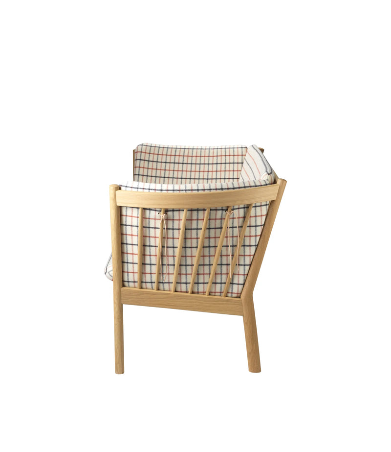 FDB Møbler J148 - 2-person couch Oak Nature Lacquered Wool Red Diced (14) by Erik Ole Jørgensen