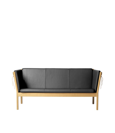 FDB Møbler J149 - 3-Person Couch Oak Nature Lacquered Leather Semi-Aniline Black by Erik Ole Jørgensen