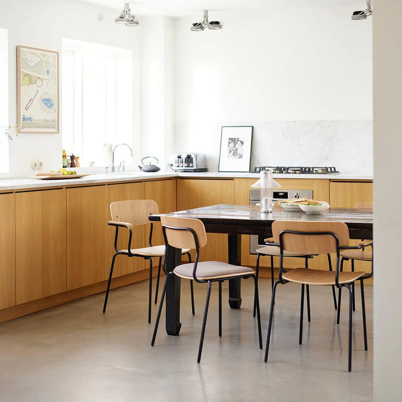 FDB Møbler J183 - Holmen - Stackable chair w/armrests - 4 pcs Steel Black Powder coated Oak veneer Nature by Jakob Thau
