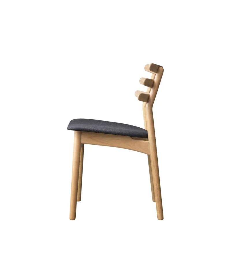 J48 - Chair Oak Nature Lacquered Textile Antracit (4004) by Poul M. Volther