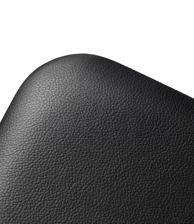 J48 - Chair Oak Nature Lacquered Leather Black (Sierra SI1001M) by Poul M. Volther
