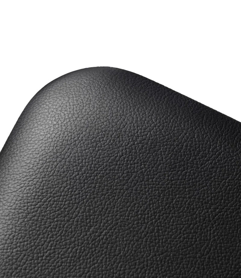 J48 - Chair Oak Nature Lacquered Leather Black (Sierra SI1001M) by Poul M. Volther
