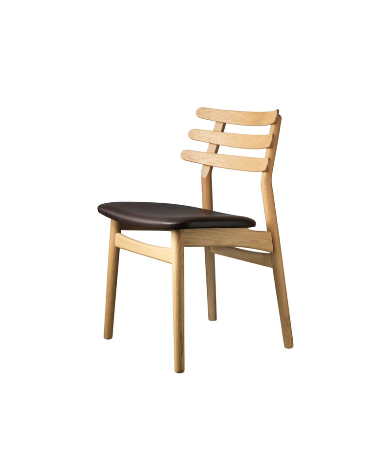 J48 - Chair Oak Nature Lacquered Leather Dark Brown (Sevilla 4030) by Poul M. Volther