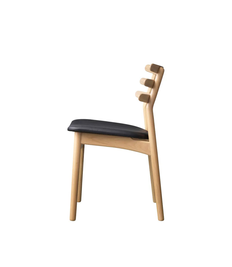 J48 - Chair Oak Black Painted Leather Black (Sierra SI1001M) by Poul M. Volther