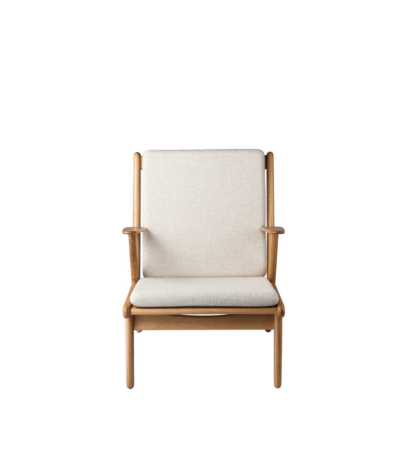 J53 - Armchair Oak Nature Oiled Monza Beige (00) by Poul M. Volther