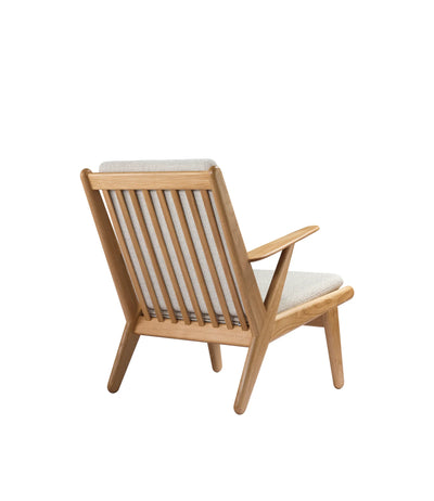 J53 - Armchair Oak Nature Oiled Monza Beige (00) by Poul M. Volther