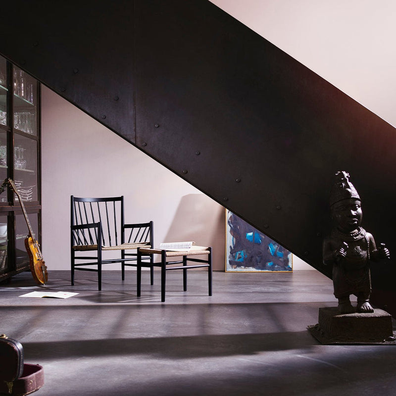 FDB Møbler J83 - Stool - Nordic Swan Ecolabel Beech Jet Black (RAL 9005) Painted Waterbased Nature by Jørgen Bækmark