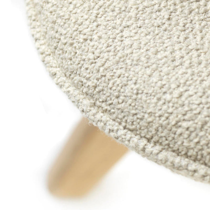 FDB Møbler L32 - Suru - Lounge Chair Oak Nature Lacquered Monza (Bouclé) Light Beige (00) by Carina Maria Mølgaard Nielsen