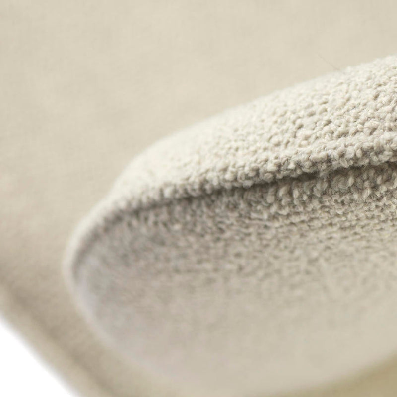 FDB Møbler L32 - Suru - Lounge Chair Oak Nature Lacquered Monza (Bouclé) Light Beige (00) by Carina Maria Mølgaard Nielsen