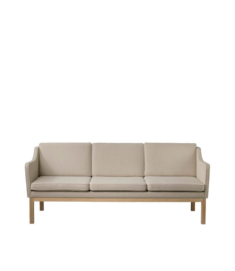 FDB Møbler L43 - MK46 Mogens Koch - 3 Pers. Couch Oak Nature Lacquered De Ploeg Prairie Beige 90 by Mogens Koch