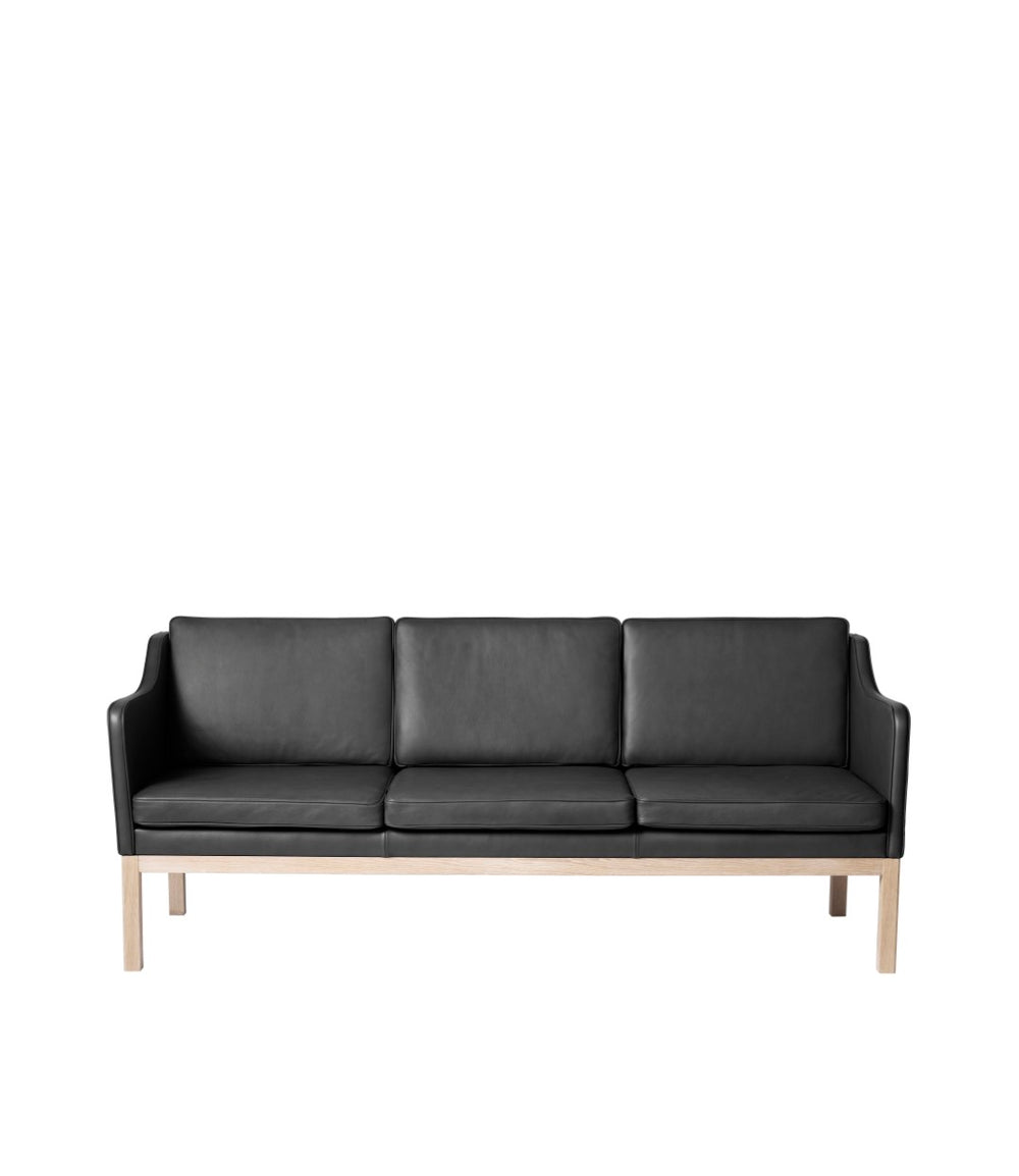 FDB Møbler L43 - MK46 Mogens Koch - 3 Pers. Couch Oak Nature Lacquered Spoor Zea Leather Black by Mogens Koch