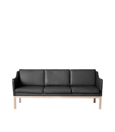 FDB Møbler L43 - MK46 Mogens Koch - 3 Pers. Couch Oak Nature Lacquered Spoor Zea Leather Black by Mogens Koch