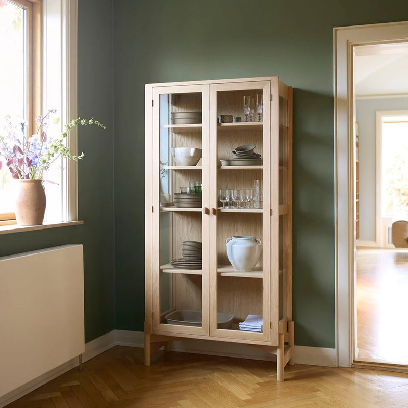 FDB Møbler A90 - Boderne Display Cabinet Oak Nature Lacquered 70.1 x 33.5 x 15.7 in by Rasmus Appel